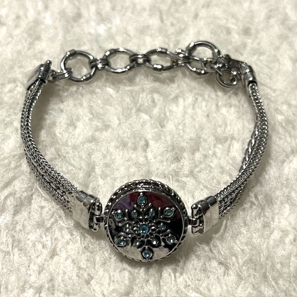 Ginger Snaps Silver Tone Multi Chain Bracelet Blue Rhinestone Snowflake Snap - Picture 3 of 8